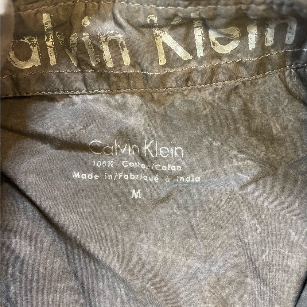 Men’s Calvin Klein size medium gray/black button down shirt - Picture 4 of 4